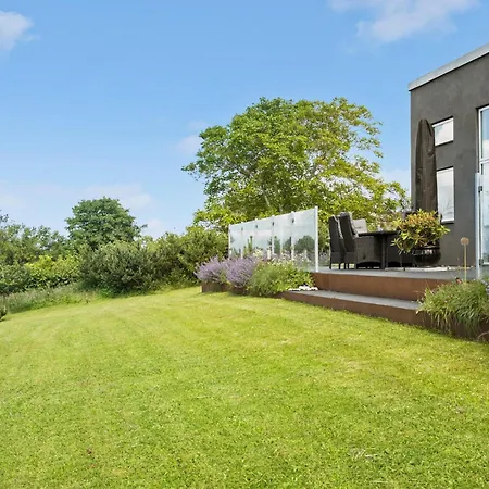 度假居 2 Bedroom Beautiful In Fårevejle