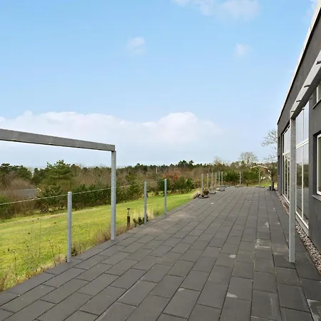 2 Bedroom Beautiful In Fårevejle